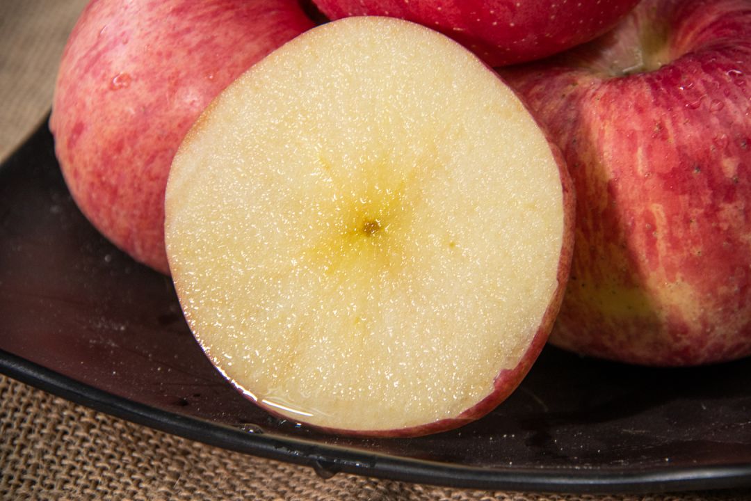 颜值与实力并存的洛川苹果！多汁脆爽，带皮啃更美味！