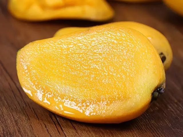 【小台芒】肉厚、皮薄、汁多，味道最香浓的芒果就属它了
