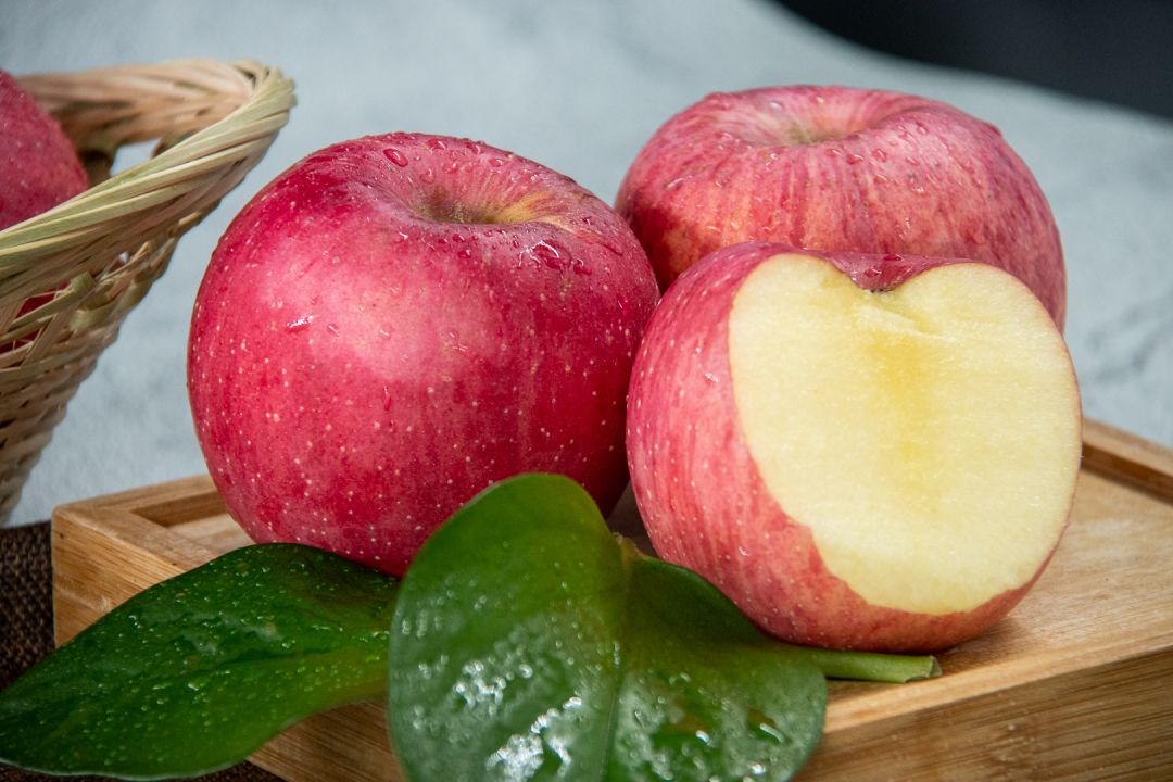 颜值与实力并存的洛川苹果！多汁脆爽，带皮啃更美味！