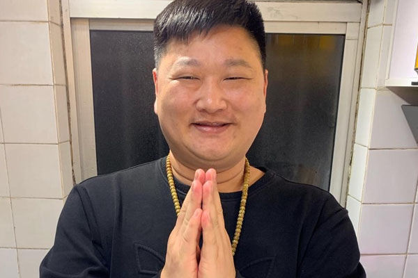 美食主播：麻辣德子