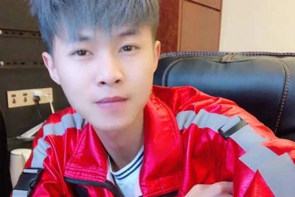 草根网红：许华升